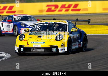 Silverstone, Regno Unito. 7 luglio 2023. #39 Adam Smalley (UK, Team Parker Racing), Porsche Mobil 1 Supercup al circuito di Silverstone il 7 luglio 2023 a Silverstone, Regno Unito. (Foto di HIGH TWO) credito: dpa/Alamy Live News Foto Stock