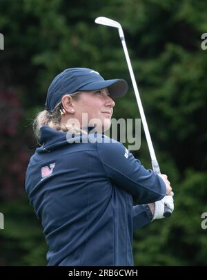 Pebble Beach, Stati Uniti. 7 luglio 2023. Bailey Tardy guarda la sua uscita dalla diciassettesima tee nel secondo round della Women's U.S. Aperto a Pebble Beach, California, venerdì 7 luglio 2023. Foto di Terry Schmitt/UPI credito: UPI/Alamy Live News Foto Stock