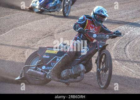 Ben Morley in azione per i Kent Iwade Garage Royals durante la partita della National Development League tra Belle Vue Colts e Kent Royals al National Speedway Stadium di Manchester venerdì 7 luglio 2023. (Foto: Ian Charles | mi News) crediti: MI News & Sport /Alamy Live News Foto Stock