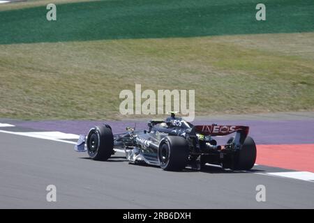 Towcester, Northants, Regno Unito. 7 luglio 2023. George Russell, Mercedes, curva in velocità a Silverstone durante FridaysÕ le prove del Gran Premio di F1 Aramco British Credit: Motofoto/Alamy Live News Foto Stock