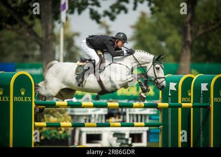 Rupert Carl Winkelmann, tedesco, gareggia nel Rolex North American Grand Prix a Spruce Meadows. Foto Stock