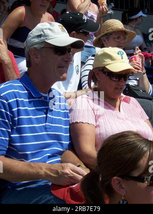 Attrazioni principali dalla visita dell'allora governatore dell'Idaho Dirk Kempthorne e della moglie Patricia a Filadelfia, Pennsylvania, per il tour navale e la partita di baseball dei Philadelphia Phillies Foto Stock