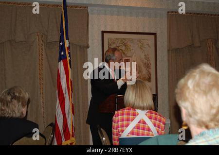 Il segretario Dirk Kempthorne si rivolge al Republican Women's Federal Forum, Capitol Hill Club, Washington, D.C. Foto Stock