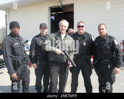 Il segretario Dirk Kempthorne in visita negli Stati Uniti Park Police Special Weapons and Tactics (SWAT) Team Facility, Washington, D.C. Foto Stock