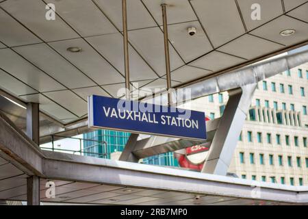 Vauxhall Cross Transport Hub, Vauxhall, Borough of Lambeth, Londra, Inghilterra, REGNO UNITO Foto Stock