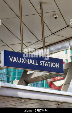 Vauxhall Cross Transport Hub, Vauxhall, Borough of Lambeth, Londra, Inghilterra, REGNO UNITO Foto Stock