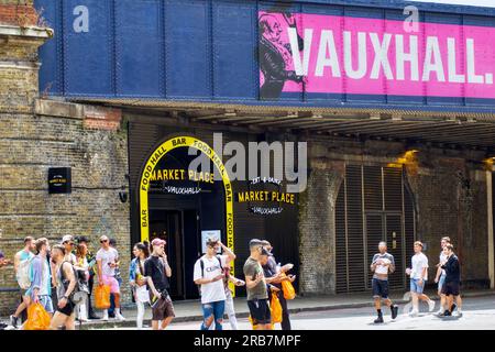 Vauxhall Cross Transport Hub, Vauxhall, Borough of Lambeth, Londra, Inghilterra, REGNO UNITO Foto Stock