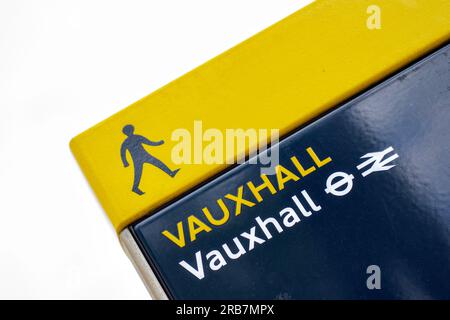 Vauxhall Cross Transport Hub, Vauxhall, Borough of Lambeth, Londra, Inghilterra, REGNO UNITO Foto Stock