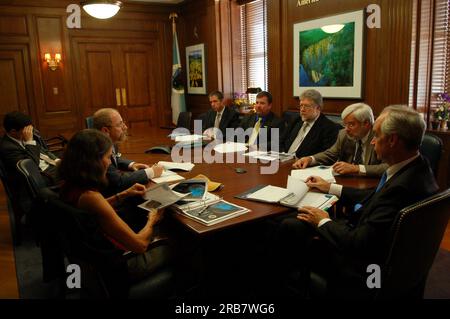 Segretario Dirk Kempthorne, riunione di alto livello del personale, Main Interior Foto Stock