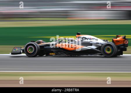 8 luglio 2023: Circuito di Silverstone, Northamptonshire, Inghilterra: Formula 1 2023 Aramco Gran Premio di F1 britannico: Giornata di qualificazione; Zhou Guanyu del team Alfa Romeo-Ferrari durante la terza sessione di prove Foto Stock