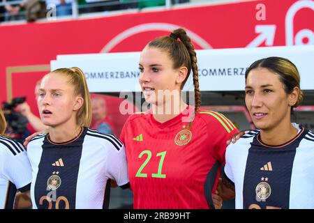 ENA Mahmutovic, portiere DFB Frauen 21 Janina Minge, DFB Frauen 29 Sara Doorsoun, DFB Frauen 23 nell'amichevole DFB Women Match GERMANIA - SAMBIA 2-3 preparazione per WM World Championships 2023 in Australia, nuova Zelanda, stagione 2023/2024, il 07 luglio 2023 a Fürth, Germania. © Peter Schatz / Alamy Live News Foto Stock