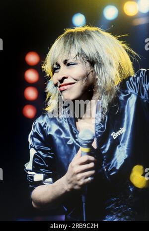 Tina Turner in concerto all'Hammersmith Odeon 9 aprile 1982 Foto Stock