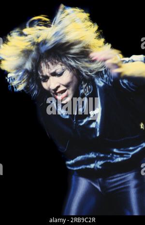 Tina Turner in concerto all'Hammersmith Odeon 9 aprile 1982 Foto Stock