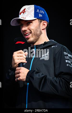 Silverstone, Regno Unito. 8 luglio 2023. Pierre Gasly (fra) Alpine F1 Team sul Fanzone Stage. 08.07.2023. Formula 1 World Championship, Rd 11, Gran Premio di Gran Bretagna, Silverstone, Inghilterra, Giorno di qualificazione. Il credito fotografico dovrebbe essere: XPB/Press Association Images. Credito: XPB Images Ltd/Alamy Live News Foto Stock