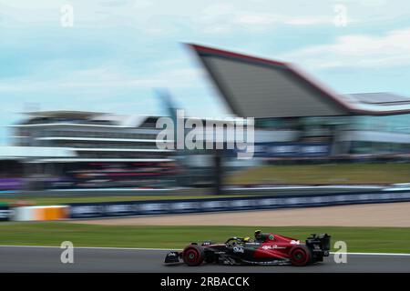 Silverstone, Gran Bretagna. 8 luglio 2023. Guanyu Zhou (CIN) Alfa Romeo C43.durante la sessione di qualificazione di sabato - FORMULA 1 ARAMCO BRITISH GRAND PRIX 2023 - jUL7-9 Silverstone, Gran Bretagna (Credit Image: © Alessio De Marco/ZUMA Press Wire) SOLO USO EDITORIALE! Non per USO commerciale! Crediti: ZUMA Press, Inc./Alamy Live News Foto Stock