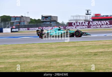 Towcester, Regno Unito. 8 luglio 2023. Silverstone, Towcester, Northamptonshire, Regno Unito, l'8 luglio 2023. Fernando Alonso, Aston Martin durante le sessioni di qualificazione durante la Formula 1 Aramco British Grand Prix a Silverstone, Towcester, Northamptonshire, Regno Unito, l'8 luglio 2023. Crediti: Francis Knight/Alamy Live News Foto Stock