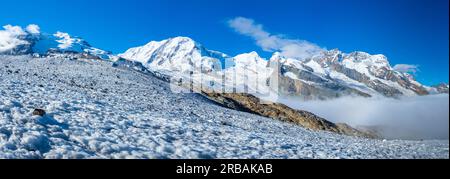 Zermatt, Svizzera - 2 luglio: Vista panoramica di diverse cime di oltre 4000 m. Foto Stock