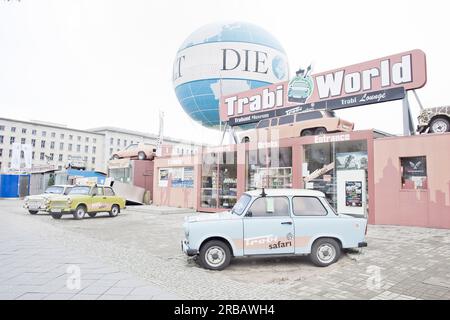 Trabi Mondo, Berlino, Germania Foto Stock