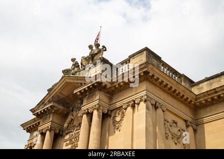 Bristol, Inghilterra - 16 giugno 2023: Facciata del Bristol Museum and Art Gallery Foto Stock