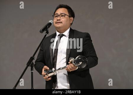 Karlovy Vary, Repubblica Ceca. 8 luglio 2023. Ultimo giorno del 57° Karlovy Vary International Film Festival, 8 luglio 2023. Il regista del film Yoo Ji-yong riceve il Proxima Award per il suo film Conception alla cerimonia di chiusura. Crediti: Katerina Sulova/CTK Photo/Alamy Live News Foto Stock