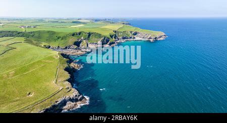 Panorama aereo della costa a Port Isaac, North Cornwall, Inghilterra, Regno Unito Foto Stock