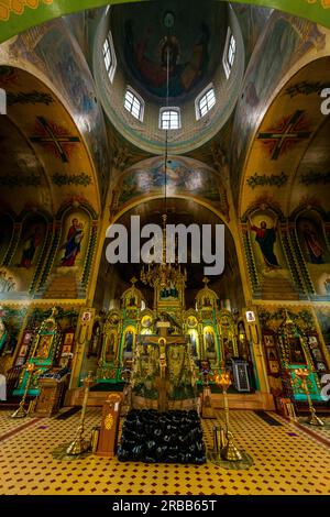 Interno della cattedrale ortodossa, Uralsk, Kazakistan Foto Stock