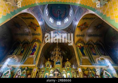 Interno della cattedrale ortodossa, Uralsk, Kazakistan Foto Stock