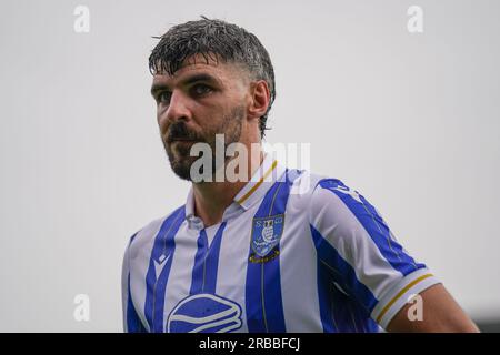 York, Regno Unito. 8 luglio 2023. Sheffield Wednesday attaccante Callum Paterson (13) durante la partita amichevole York City vs Sheffield Wednesday al LNER Community Stadium, York, Regno Unito l'8 luglio 2023 Credit: Every Second Media/Alamy Live News Foto Stock