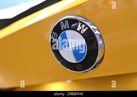 Monaco, Deutschland. 8 luglio 2023. Emblema dell'azienda BMW, emblema del marchio, logo. ? Credito: dpa/Alamy Live News Foto Stock