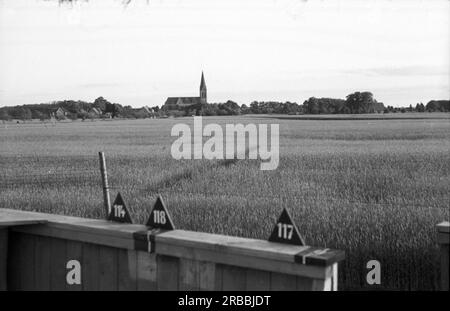 Wehrmacht Luftwaffe FLAK-Scheinwerfer / Flakscheinwerfer / Flak-SW 34 150 cm / German Searchlight SW 34 150 cm con Sonderanhänger / Sonderanhaenger 104 Foto Stock