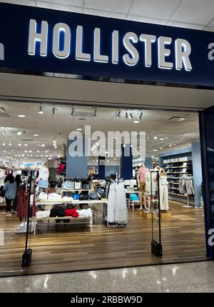 Ingresso di un negozio Hollister all'interno di un centro commerciale Foto Stock