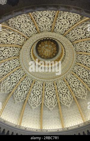 Il soffitto della sala musica del Palazzo Monserrate a Sintra, Portogallo Foto Stock
