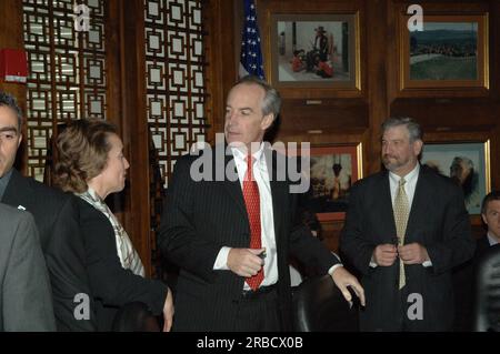 Riunione della Commissione per la conservazione degli uccelli migratori, ospitata dal segretario Dirk Kempthorne presso Main Interior Foto Stock