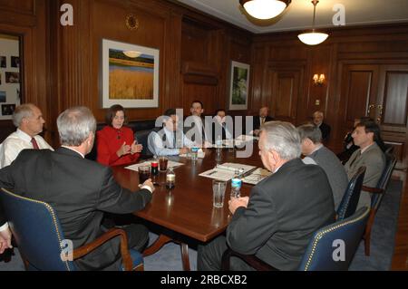 Incontro del Segretario Dirk Kempthorne con il personale senior presso Main Interior Foto Stock