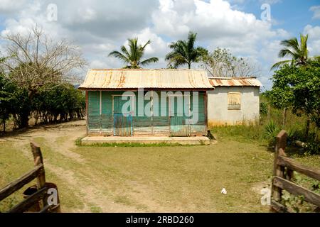 Classica casa caraibica in legno. Repubblica Dominicana. Foto Stock