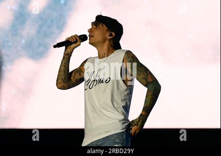 Roma, Italia. 8 luglio 2023. Tour ULTIMO - Stadi 2023 - la Favola continua. Allo Stadio Olimpico di Roma, l'8 luglio 2023. (Foto di Domenico Cippitelli/NurPhoto) crediti: NurPhoto SRL/Alamy Live News Foto Stock