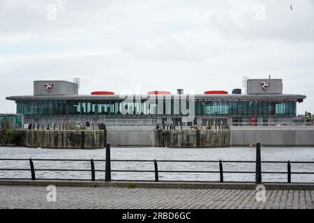 Il nuovo edificio del terminal dei traghetti per l'Isola di Man, Liverpool Foto Stock