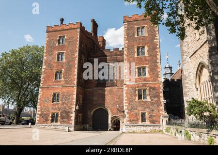 Lollards Tower Gatehouse, Lambeth Palace, residenza ufficiale londinese dell'Arcivescovo di Canterbury, Lambeth, Londra, Inghilterra, Regno Unito Foto Stock