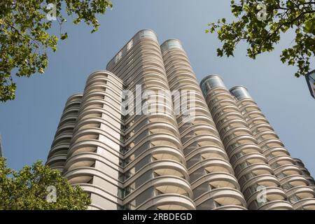 The Corniche, Albert Embankment, Lambeth, Londra, SE1, Inghilterra, Regno Unito Foto Stock