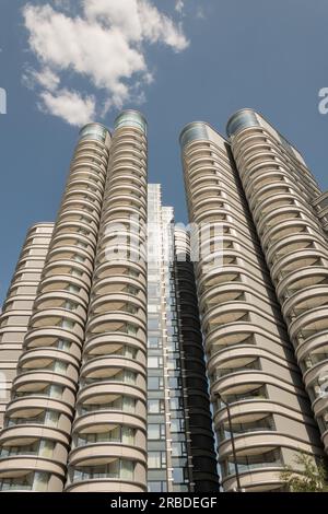 The Corniche, Albert Embankment, Lambeth, Londra, SE1, Inghilterra, Regno Unito Foto Stock