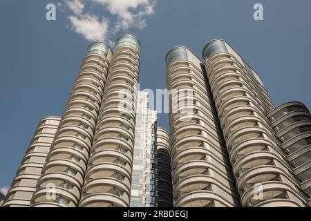 The Corniche, Albert Embankment, Lambeth, Londra, SE1, Inghilterra, Regno Unito Foto Stock