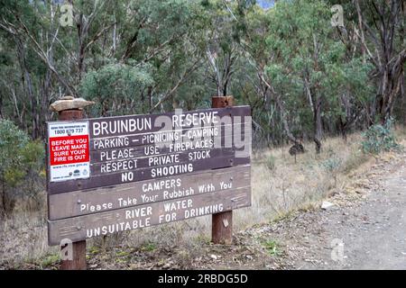 La pista Bridle tra Bathurst e Hill End, 4x4 passa accanto alla riserva Bruinbun, un campeggio e area picnic accanto al sentiero, New South Wales Foto Stock