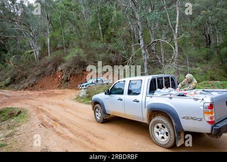 Veicolo Mazda UTE sulla pista Hill End nel nuovo Galles del Sud, Australia, inverno 2023 Foto Stock