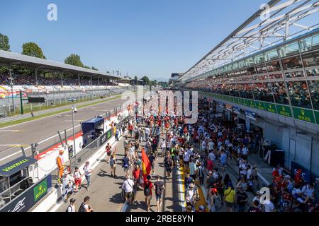 Monza, Italia. 9 luglio 2023. Autodromo Nazionale di Monza, Monza, Italia, 09 luglio 2023, Pit Line durante la gara WEC - FIA WORLD ENDURANCE CHAMPIONSHIP - credito Endurance: Live Media Publishing Group/Alamy Live News Foto Stock