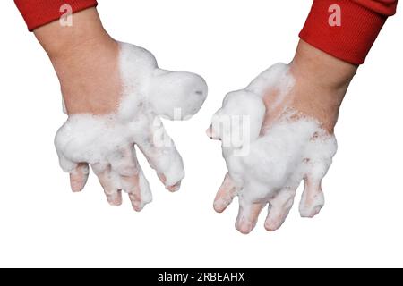 Mani di un uomo in schiuma di sapone su sfondo bianco, isolamento, igiene e lavaggio delle mani il concetto di pulizia. Foto Stock