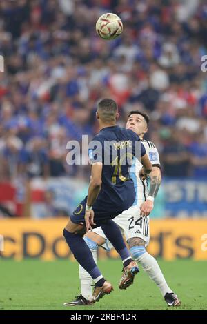 Lusail, Qatar, diciottesimo. Dicembre 2022. Kylian Mbappe controlla la palla durante la partita tra Argentina e Francia, partita 64, finale della FIFA W. Foto Stock