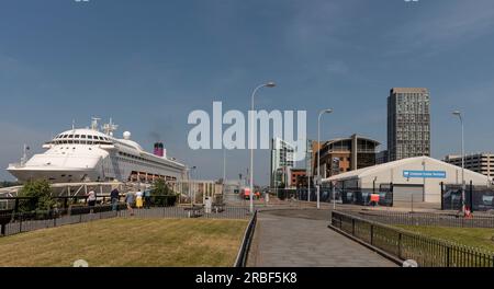 Liverpool, Merseyside, Inghilterra, Regno Unito. 8 giugno 2023. Panoramica del terminal delle navi da crociera sul lungomare di Liverpool. Foto Stock