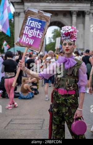 © Jeff Moore PROTESTA PER I DIRITTI DEI TRANS. Migliaia di persone sono scese in piazza oggi nel centro di Londra per protestare e sostenere i diritti delle persone transgender . Foto Stock