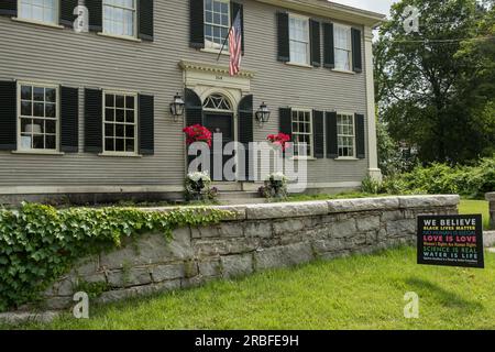 Una vecchia casa in stile coloniale a Groton, Massachusetts Foto Stock