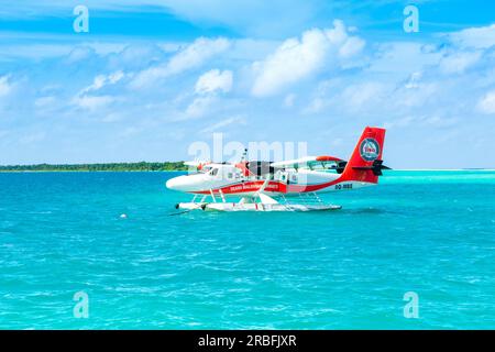 Male, Maldive - 30 luglio 2017: Aereo Hydroplane De Havilland Canada DHC-6-300 (8Q-MBE) della Trans Maldivian Airways sull'Oceano Indiano Foto Stock